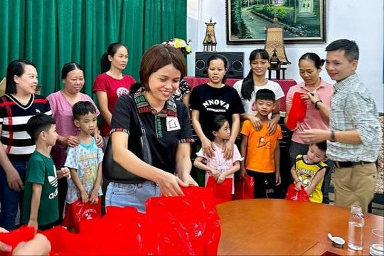 Hệ thống nhà hàng Pao Quán tặng 100 suất quà “Trung thu yêu thương” tới Làng trẻ SOS Hà Nội