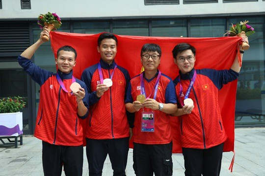 Bộ trưởng Bộ VHTTDL chúc mừng thể thao Việt Nam giành Huy chương vàng đầu tiên