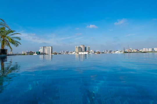 6 khách sạn có bể bơi đẹp nhất tại Hà Nội