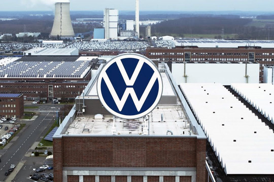 Volkswagen, Porsche, Audi tê liệt sản xuất vì sự cố mạng tại Đức