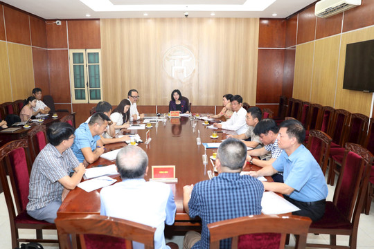 Phó Chủ tịch Thường trực HĐND thành phố Phùng Thị Hồng Hà tiếp công dân tháng 9-2023