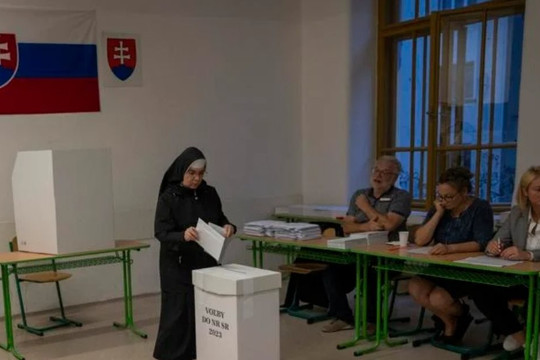 Cử tri Slovakia bắt đầu bỏ phiếu bầu cử quốc hội