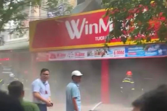 Kịp thời dập tắt sự cố cháy trên phố Nguyễn Khả Trạc