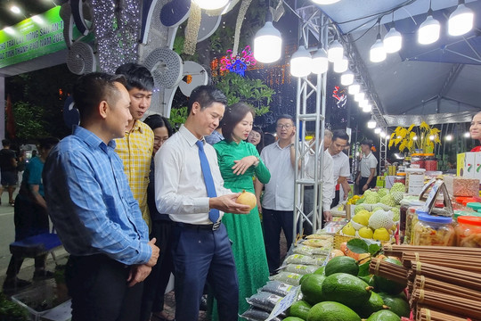 Khai mạc Hội chợ trái cây, nông sản an toàn các tỉnh, thành phố năm 2023