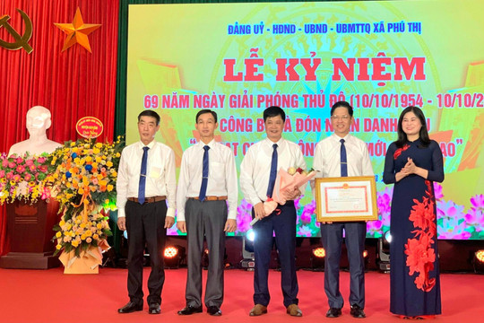 Phú Thị đón nhận danh hiệu xã đạt chuẩn nông thôn mới nâng cao