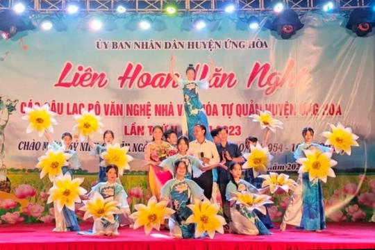 Huyện Ứng Hòa : Sôi động liên hoan văn nghệ các câu lạc bộ nhà văn hóa tự quản