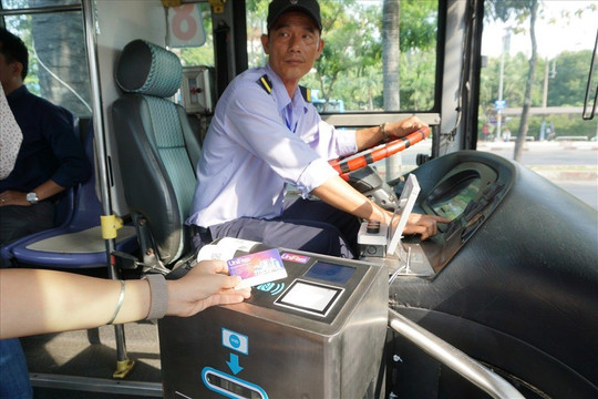Năm 2025, xe buýt sẽ thanh toán tự động, giảm trợ giá 300 tỷ đồng/năm