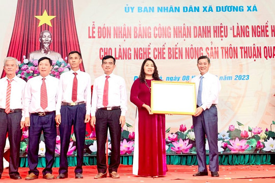 Xã Dương Xá đón nhận Bằng công nhận danh hiệu "Làng nghề Hà Nội"