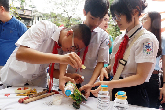 Hà Nội lần đầu tổ chức ngày hội CNTT và STEM cấp thành phố