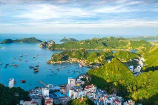 Việt Nam đã đón hơn 8,8 triệu lượt khách du lịch quốc tế