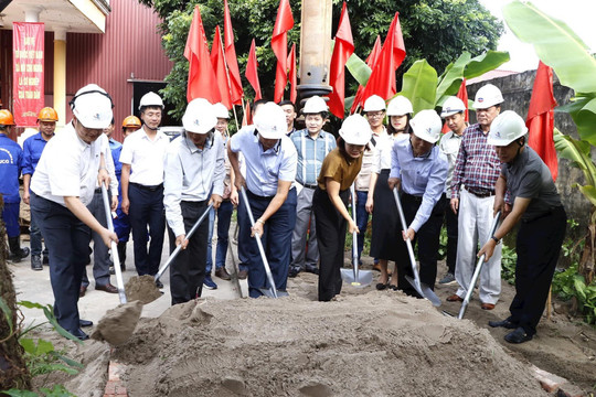 Xây dựng công trình mốc độ cao thế kỷ tại huyện Sóc Sơn