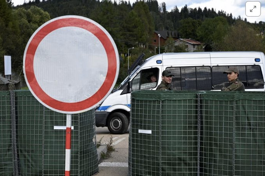 Ba Lan, Cộng hòa Séc mở rộng kiểm soát biên giới với Slovakia 