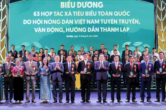Vinh danh 100 nông dân Việt Nam xuất sắc, 63 hợp tác xã tiêu biểu năm 2023 