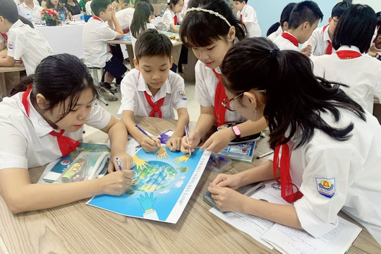 Phiên giải trình về xây dựng trường công lập đạt chuẩn quốc gia tại Hà Nội diễn ra ngày 17-10