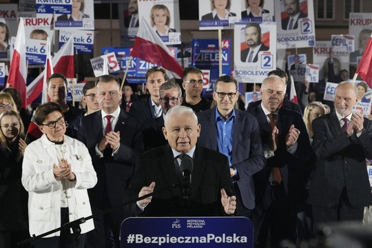 Ba Lan tiến hành tổng tuyển cử
