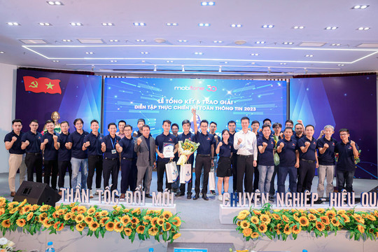Liên quân 2 giành ngôi vô địch MobiFone Hackathon 2023