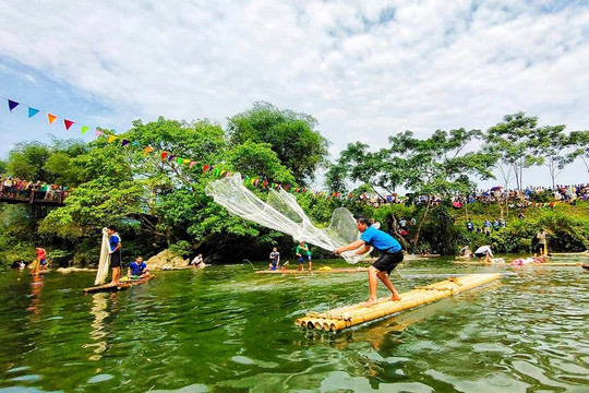 Lễ hội Cá tôm sông Đà
