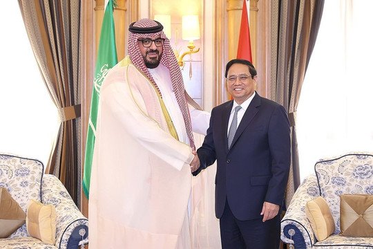 Thủ tướng Phạm Minh Chính tiếp các Bộ trưởng về kinh tế, kế hoạch và nguồn nhân lực của Saudi Arabia