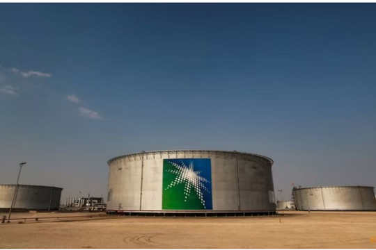 Nhật Bản kêu gọi Saudi Arabia và các nước tăng sản lượng dầu để bình ổn giá