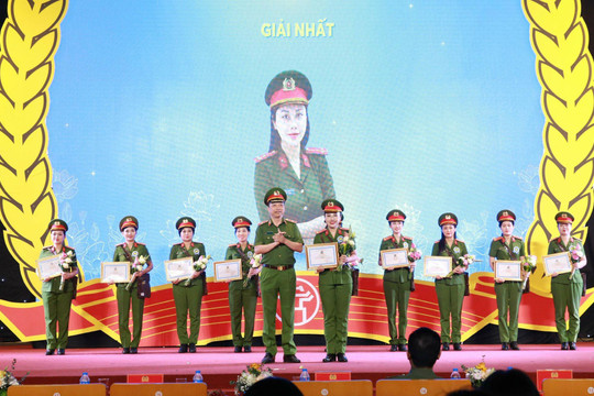 Chung kết hội thi nữ cảnh sát khu vực tài năng