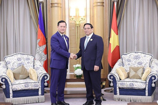 Thủ tướng Chính phủ Phạm Minh Chính gặp Thủ tướng Campuchia