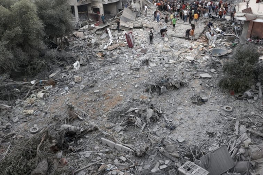 Israel tấn công hàng trăm “mục tiêu quân sự” ở Dải Gaza