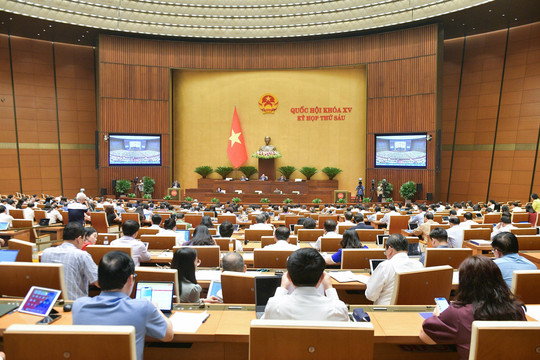 Quốc hội thảo luận hai dự án Luật về đường bộ