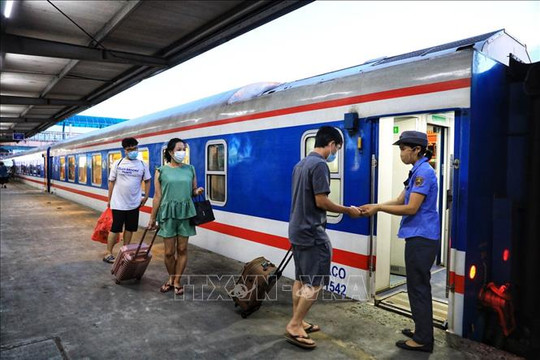 Đường sắt Hà Nội tăng nhiều đôi tàu du lịch Sapa trong tháng 11, 12-2023