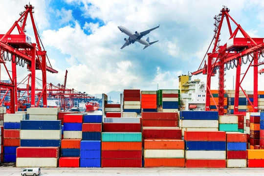 Tháng 10, nhập khẩu nguyên liệu phục vụ sản xuất đạt hơn 26 tỷ USD