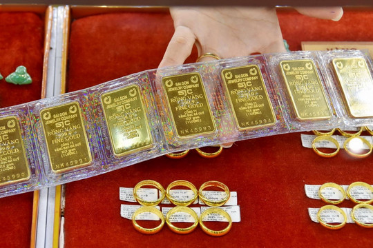 Giá vàng giảm 150.000 đồng/lượng