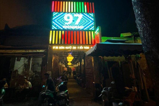 TP Hồ Chí Minh: Bắt tạm giam 4 đối tượng môi giới mại dâm tại nhà hàng nổi tiếng