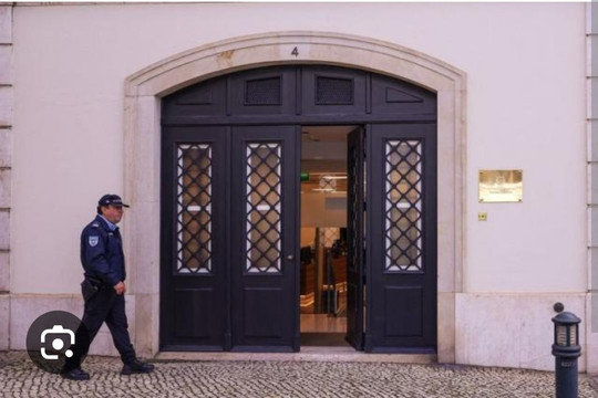 Khám xét các tòa nhà chính phủ Bồ Đào Nha trong cuộc điều tra tham nhũng
