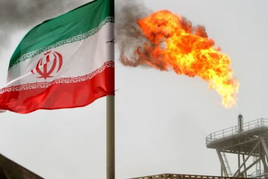 Iran mở rộng giao dịch dầu mỏ với Trung Quốc