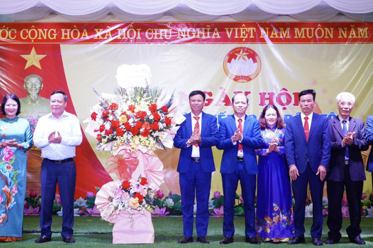 Đồng chí Nguyễn Văn Phong dự Ngày hội Đại đoàn kết tại huyện Phú Xuyên