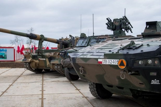 Ba Lan điều động thêm tiểu đoàn xe tăng tới biên giới Belarus