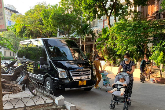 Ô tô dừng, đỗ bừa bãi tại KĐT mới Yên Hòa: Khó xử lý vì thiếu chế tài