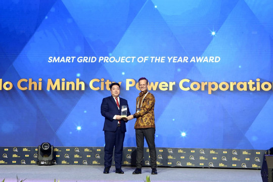 EVNHCMC đạt giải thưởng “Dự án lưới điện thông minh của năm”