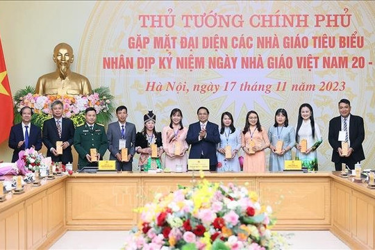 Thủ tướng Chính phủ Phạm Minh Chính: Tập trung hoàn thiện cơ chế, chính sách tuyển dụng, sử dụng, đãi ngộ giáo viên