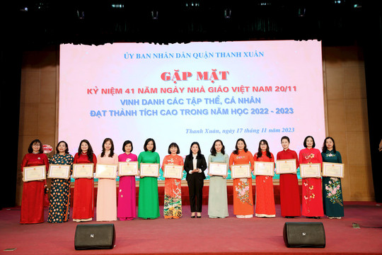 Quận Thanh Xuân vinh danh 100 nhà giáo, học sinh tiêu biểu