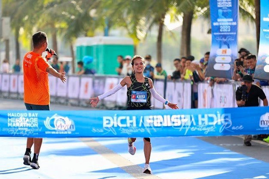 Các tuyển thủ quốc gia thắng lớn tại Giải Marathon quốc tế di sản Hạ Long