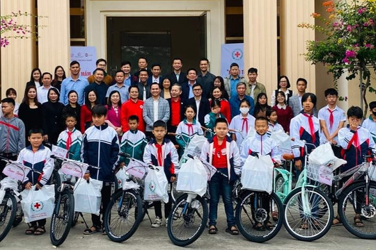Hà Nội: Nhiều hoạt động nhân đạo kỷ niệm Ngày truyền thống Hội Chữ thập đỏ