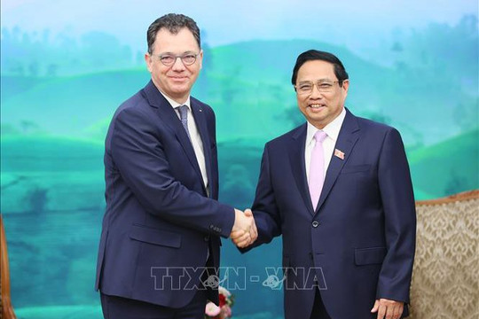 Thủ tướng Phạm Minh Chính tiếp Bộ trưởng Kinh tế, Doanh nghiệp và Du lịch Romania
