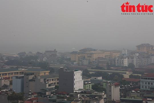 Hà Nội mịt mù buổi sáng, ô nhiễm không khí ở ngưỡng rất nghiêm trọng