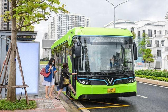 Hà Nội làm gì để "xanh hóa" xe buýt?