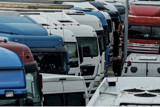 Các tài xế xe tải Slovakia đe dọa phong tỏa biên giới Ukraine