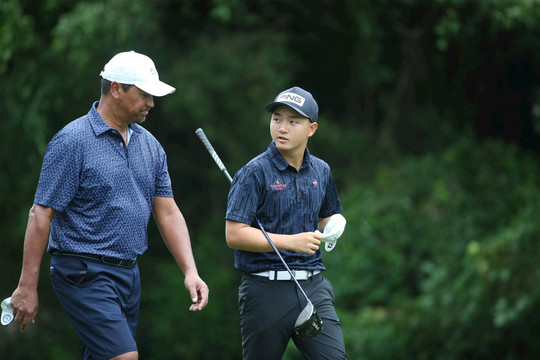 Golfer trẻ Nguyễn Anh Minh so tài cùng huyền thoại golf thế giới Michael Campbell