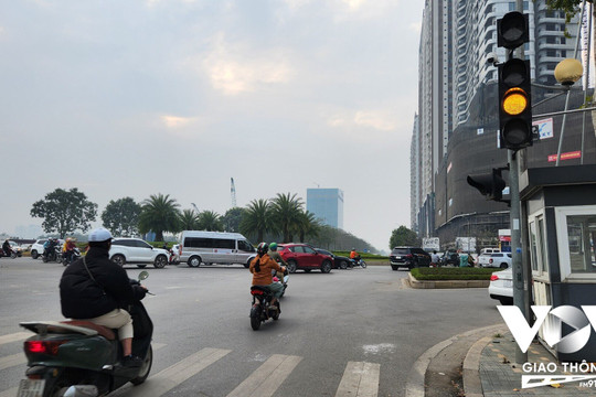 Trục trặc từ đèn tín hiệu giao thông trên đường Hoàng Minh Thảo