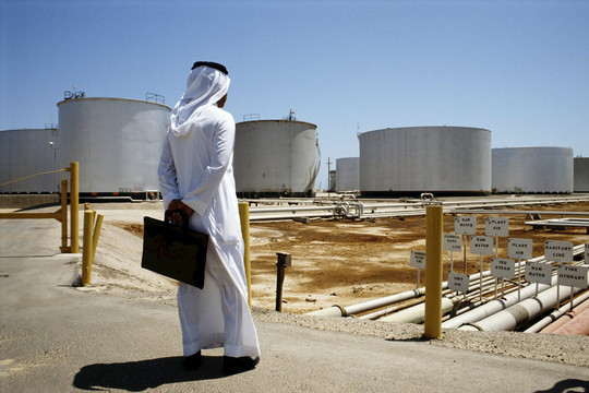 OPEC+ tiếp tục giảm sản lượng tự nguyện sâu hơn