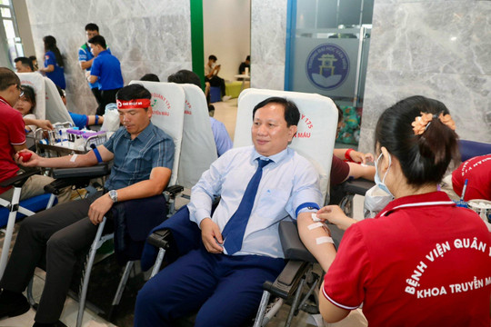 Gần 3.000 lượt người tham gia hiến máu tại chương trình Chủ nhật Đỏ 