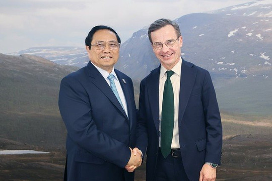 Thủ tướng Phạm Minh Chính gặp Thủ tướng Thụy Điển